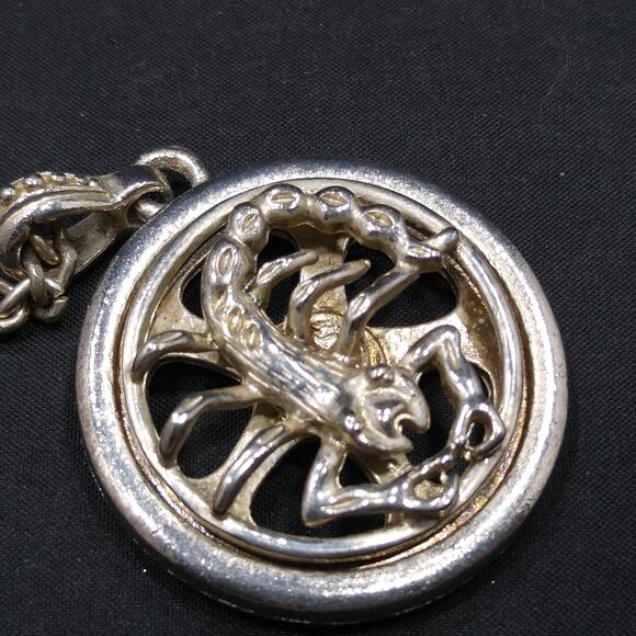 Vintage Zodiac Scorpio Pendant Necklace, Moving Scorpio, 1980s Vintage Jewelry - Picture 6 of 10